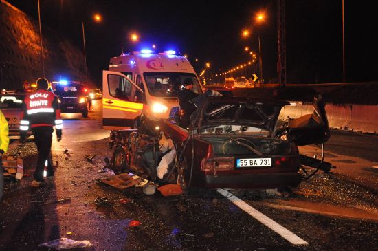 İki ilde trafik kazası: 8 ölü, 5 yaralı