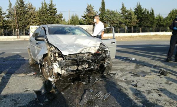 İstanbul'da otomobil ile minibüs çarpıştı: 7 yaralı