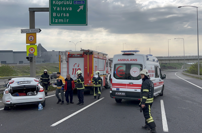 Anadolu Otoyolu'nda ciple otomobil çarpıştı: 1 ölü, 5 yaralı