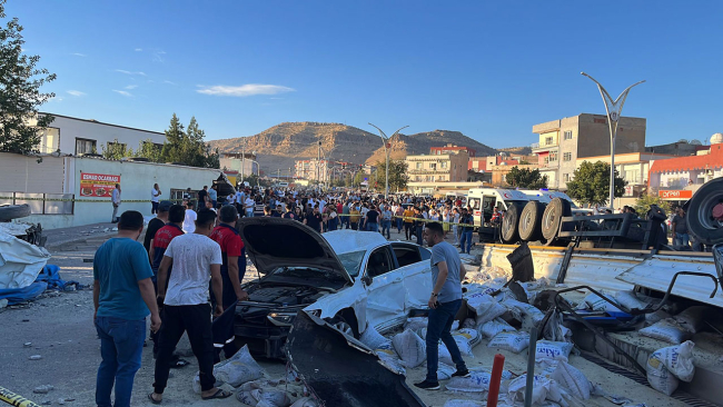 Mardin'de freni patlayan tır kalabalığa daldı: 19 ölü, 26 yaralı