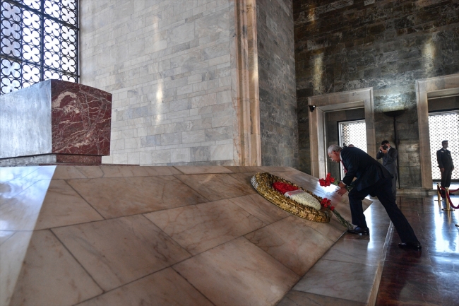 CHP lideri Kılıçdaroğlu Anıtkabir'i ziyaret etti