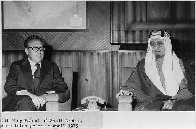 O dönemde ambargonun en kritik ismi Suudi Lider Kral Faysal, iki yıl sonra kendi sarayında öldürüldü.