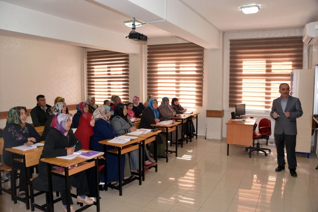 Kahramanmaraş okuma yazma öğrenmek için seferber oldu