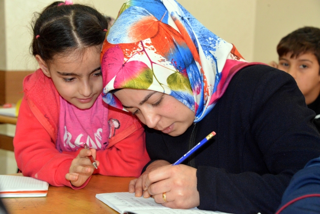 Kahramanmaraş okuma yazma öğrenmek için seferber oldu