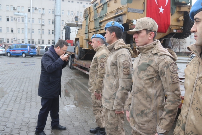 Mehmetçik Afrin'e dualarla uğurlandı