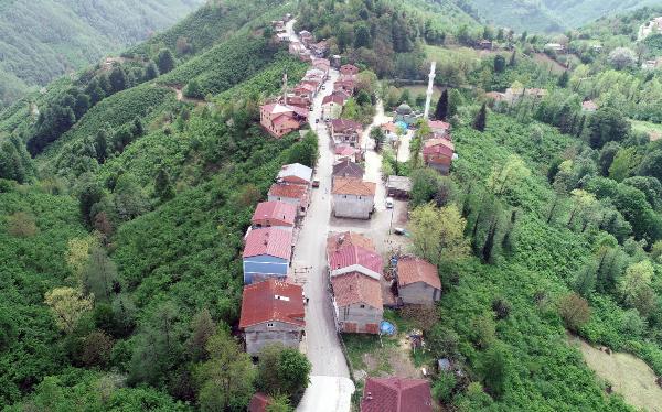 Bir adımla kent değiştiren mahalle sakinleri yasaktan etkilenmiyor