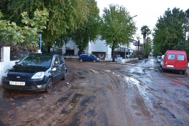 Marmaris'te selin boyutu gün ağarınca ortaya çıktı