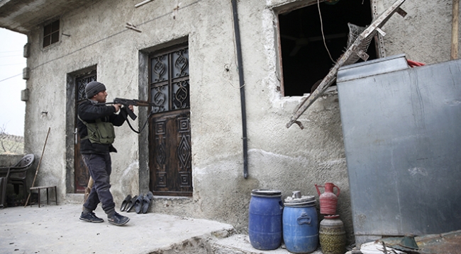 Terör örgütü YPG/PKK zeytin depolarından cesetlere kadar her yeri mayınladı