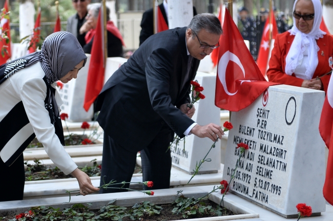 18 Mart Şehitleri Anma Günü için tüm yurtta etkinlikler yapıldı