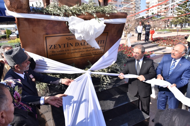 Mersin'de "Zeytin Dalı Anıtı" açıldı