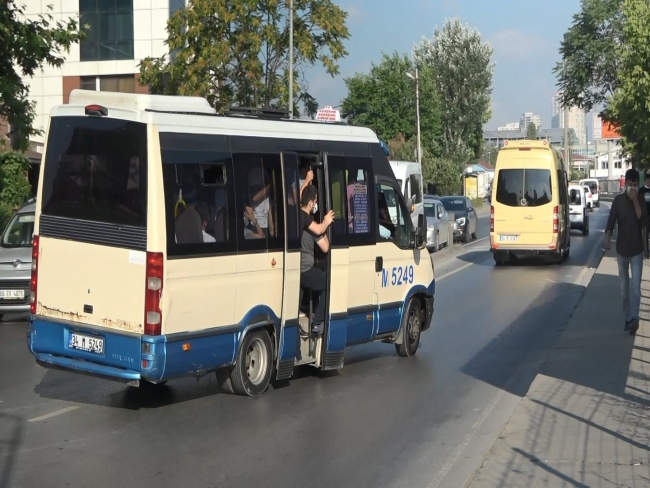 Ne sosyal mesafe ne de yarı kapasite... Balık istifi yolculuk kamerada