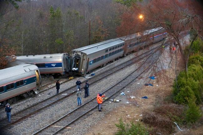 ABD'de iki tren çarpıştı: 2 ölü, 70 yaralı