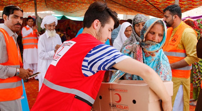 Kızılay 20 bin Pakistanlı aileye kurban yardımı ulaştırdı