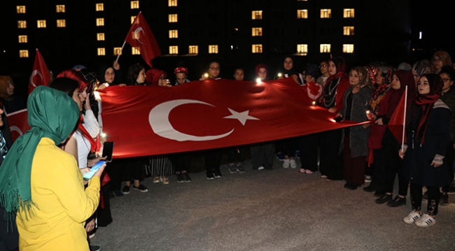 KYK öğrencileri polise ışık oldu