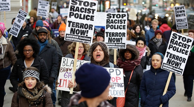 Chicago'da 'Trump ve polis şiddeti' karşıtı protesto