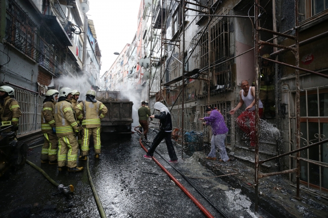 İstanbul'da doğalgaz borusunda patlama: 4 yaralı