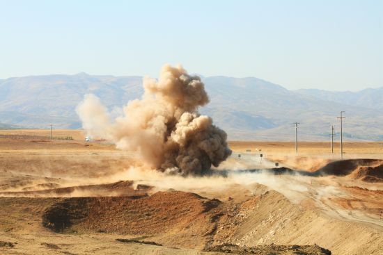 Teröristlerce yola tuzaklanan patlayıcı imha edildi