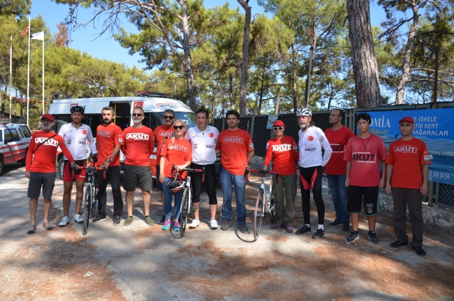 Deprem farkındalığı için bin kilometre pedal çevirdiler