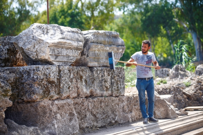 İlk kadın başkanın anıt mezarı gün yüzüne çıkarılıyor