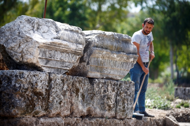 İlk kadın başkanın anıt mezarı gün yüzüne çıkarılıyor