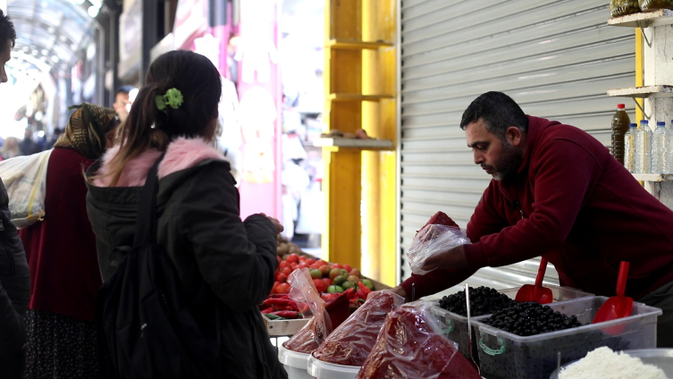 Antakya'nın Uzun Çarşısı esnafın çabasıyla ayağa kalkıyor