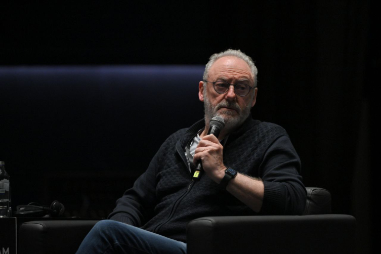 Aktör Liam Cunningham ve Sinan Albayrak, "İnsanlık Çağrısı" panelinde konuştu