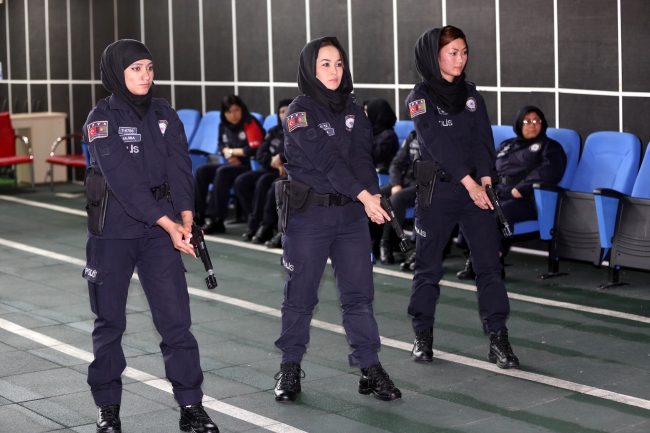 Türk polisinin verdiği eğitim göz kamaştırıyor