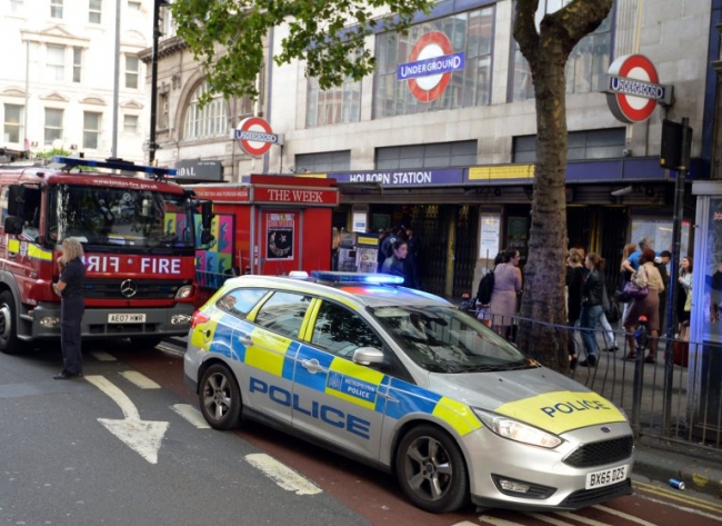 Londra'da panik yaratan yangın