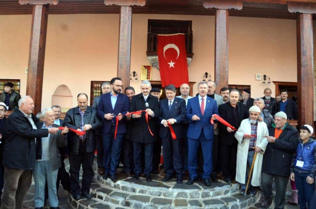 Restore edilen tarihi Paşa Camii ibadete açıldı