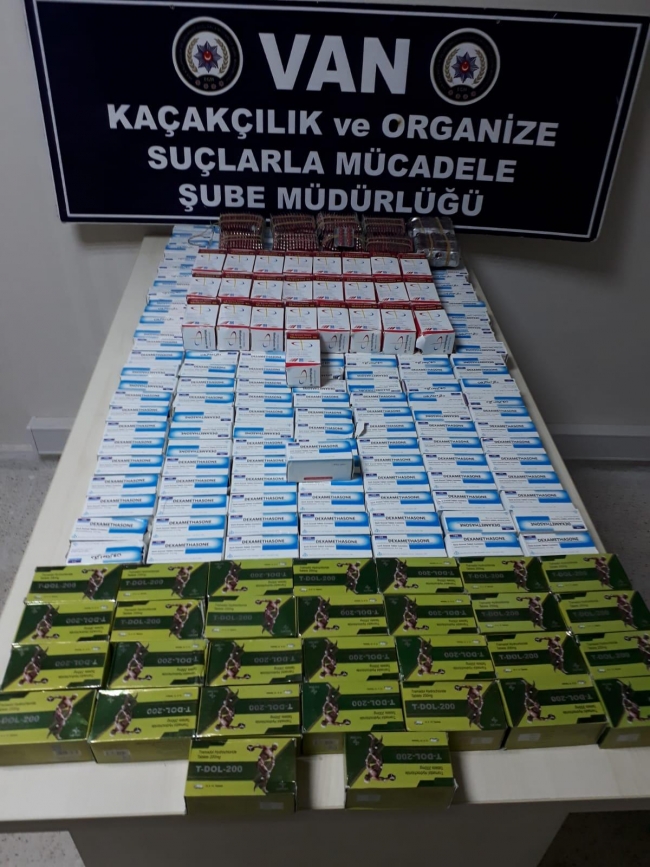 Van'da 26 bin 200 tablet kaçak ilaç ele geçirildi