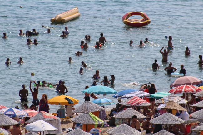 Sarımsaklı Plajları'na bayramda yoğun ilgi