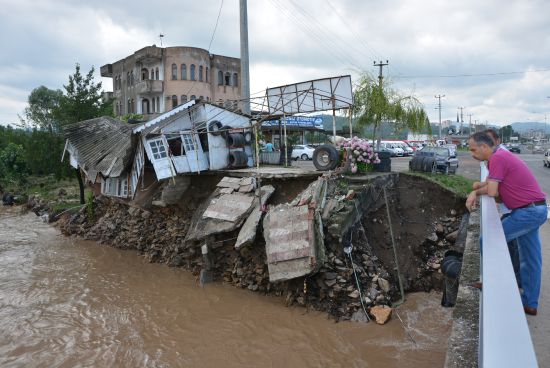 Ordu'da sel felaketi: 2 ölü