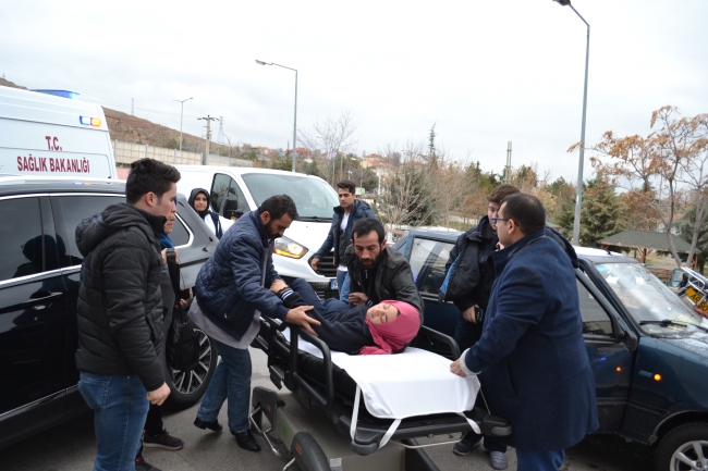 Aksaray'da öğrenci servisi devrildi: 18 yaralı