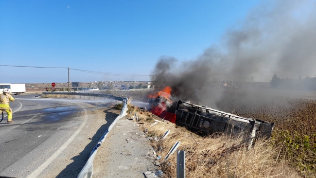 Silivri'de devrilen tankerde yangın çıktı