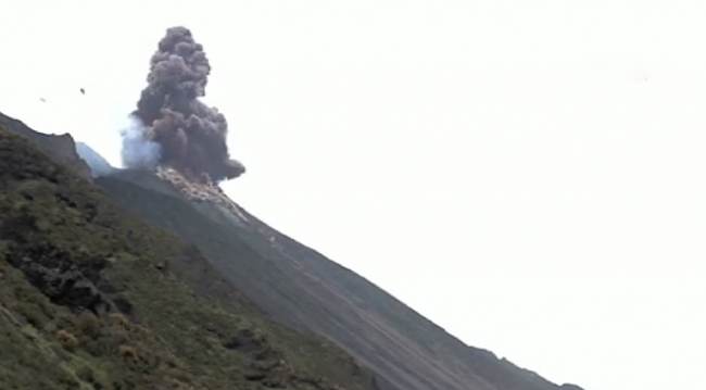 İtalya’da Stromboli Yanardağı'nda patlama