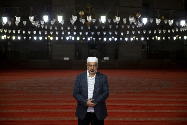 Süleymaniye Camii'nde Kadir Gecesi hüznü