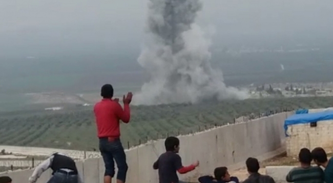 Türk savaş uçakları YPG/PKK'yı vurdu, Suriyeliler alkışlarla karşıladı