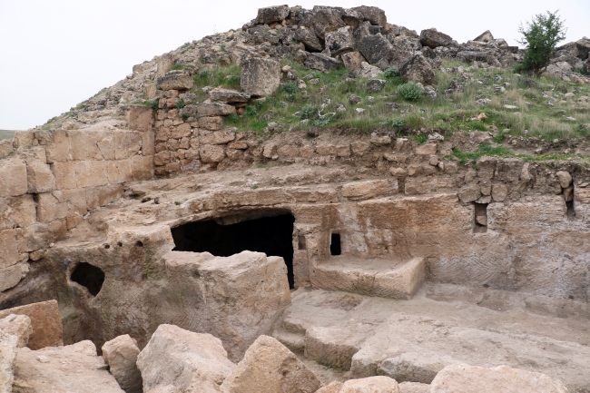 Diyarbakır’daki gizemli tapınakta yeni koridorlar ortaya çıkarıldı