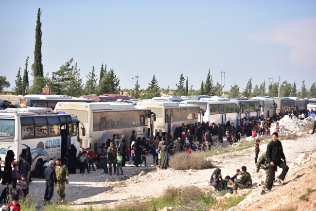 Dumalıları taşıyan tahliye konvoyuna silahlı saldırı: 1 ölü, 4 yaralı