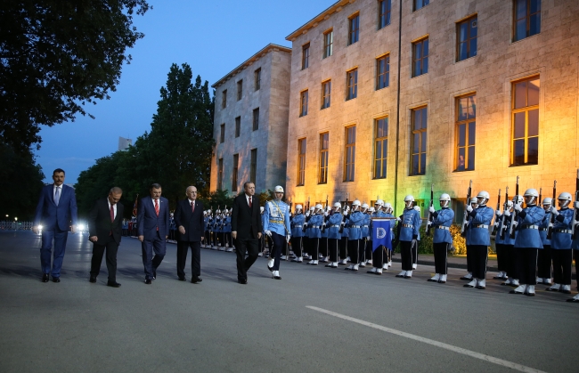 TBMM Başkanı Kahraman, eski ve yeni milletvekilleri onuruna iftar verdi