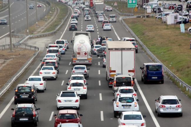 TEM Bolu geçişinde 30 kilometrelik araç kuyruğu