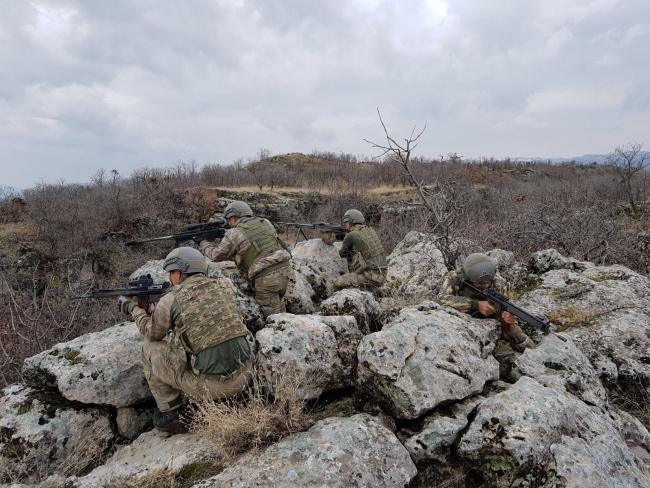 Güvenlik güçleri PKK'nın kış barınaklarını yok etti