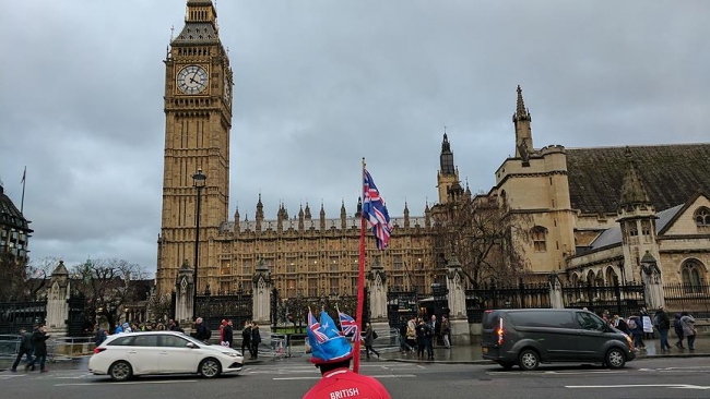 İngiltere'de Brexit oylaması öncesinde belirsizlik sürüyor