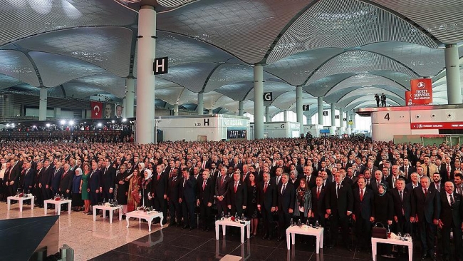 Sanatçılar, sporcular ve iş insanları İstanbul Havalimanı'nın açılışına katıldı