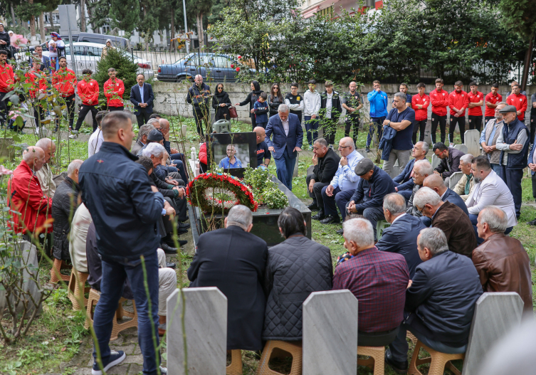 Trabzonsporlu eski futbolcu Kadir Özcan anıldı