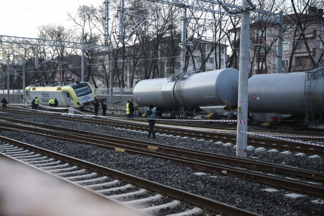 Ankara'da akaryakıt yüklü tren raydan çıktı