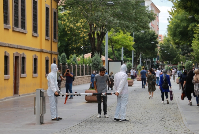 Konya'da tulum ve sedyeli koronavirüs sosyal deneyi