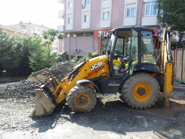 Üsküdar'da çöken yolda çalışmalar başladı