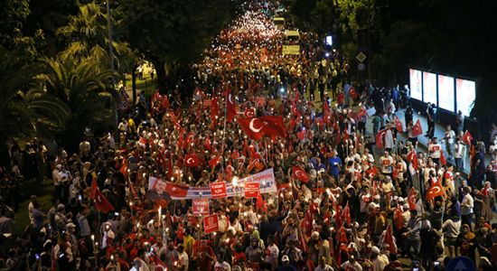 FETÖ'nün darbe girişimi tüm yurtta protesto ediliyor