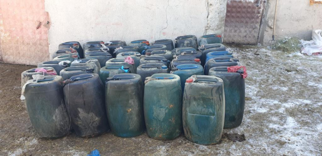 Van'da 200 tüfek ve 2 bin litre kaçak akaryakıt ele geçirildi